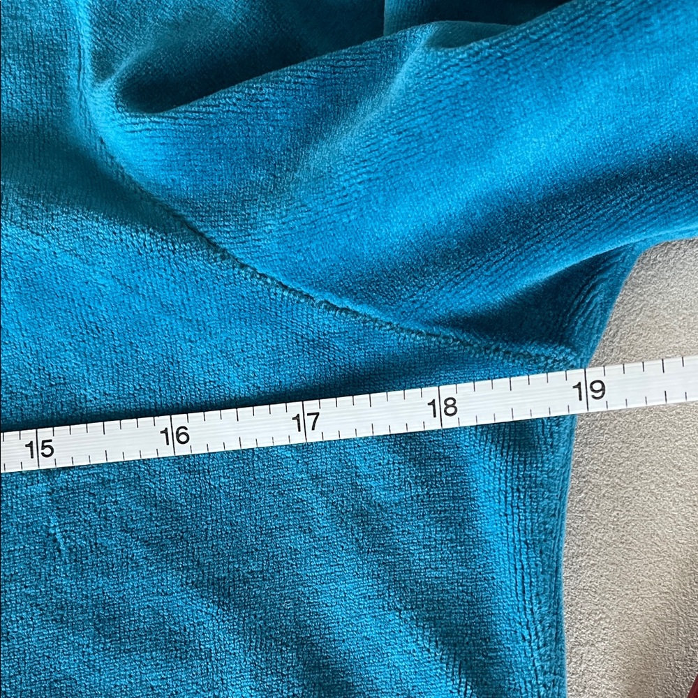 Juicy Couture Teal Graphic Men's Crewneck Sweater - Picture 4 of 4